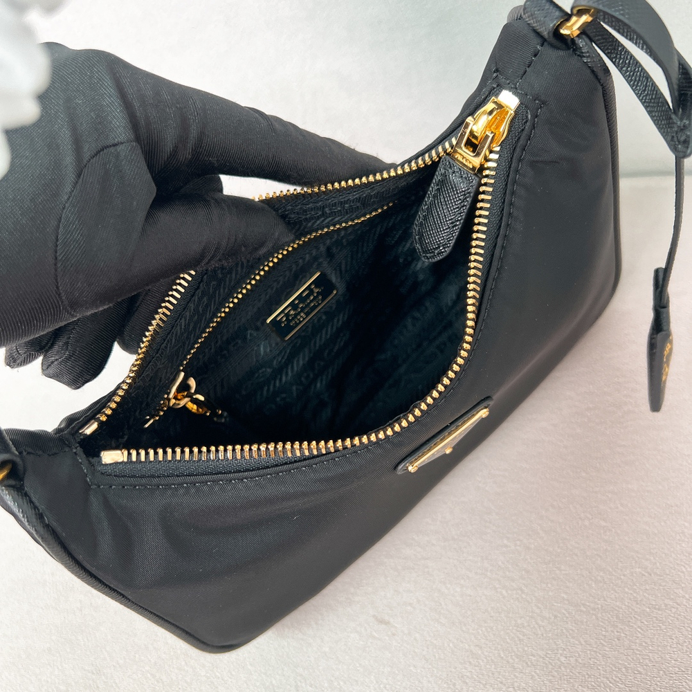 Prada Re-Edition 2005 Re-Nylon