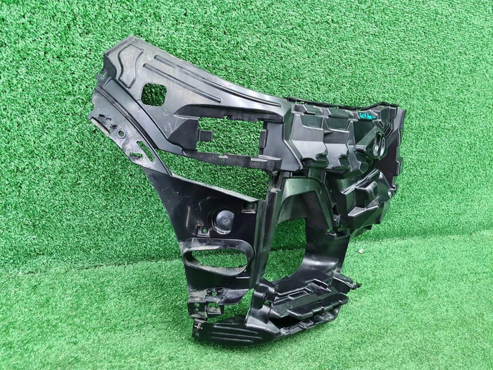 Кронштейн переднего бампера BMW X7 G07 (19-22)