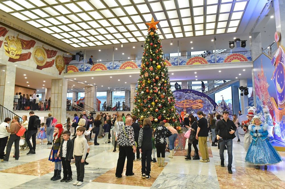 Макушка - звезда на елку «Рубиновая звезда»