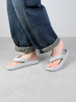 Шлепанцы женские серые