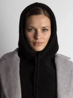 Капор женский вязаный черный