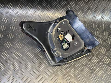 стоп правый Toyota Corolla Fielder NZE161 164 NKE165 13-106