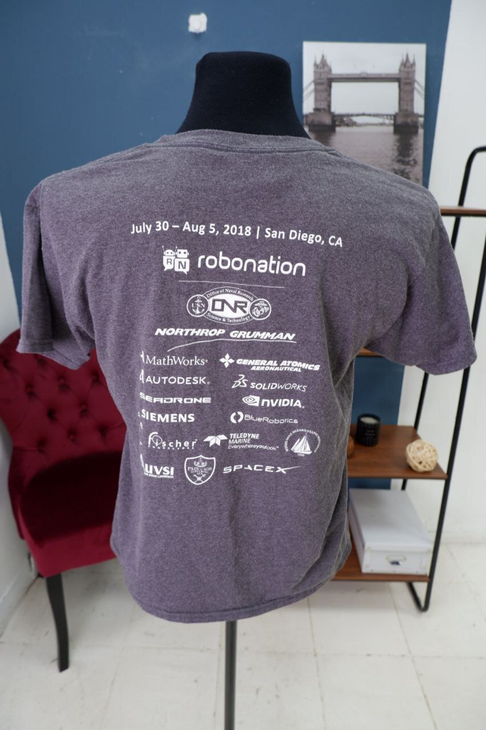 Футболка Hanes с принтом 44-46 размер