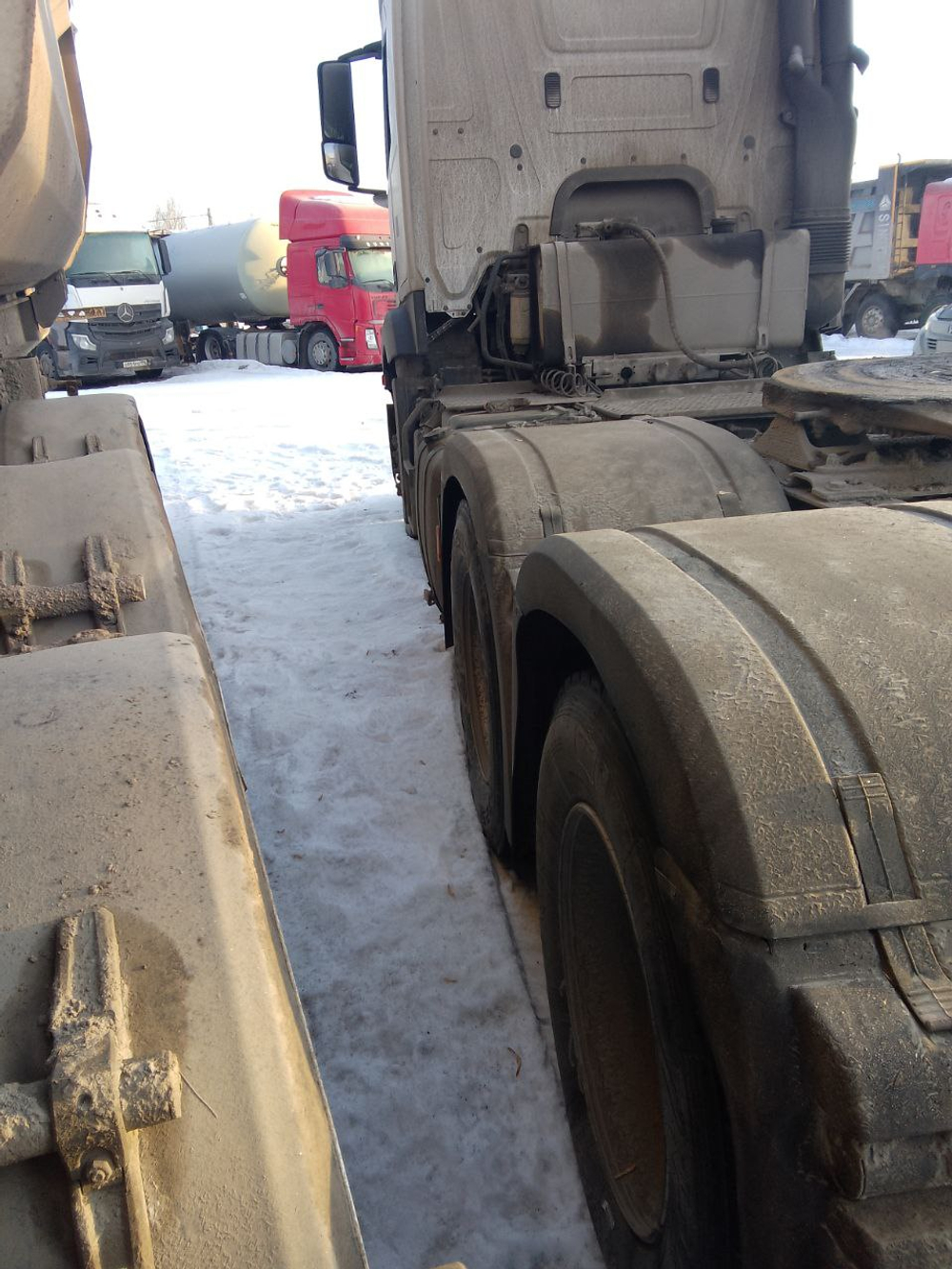Mercedes-Benz Actros 6x4 Седельный тягач 2645 LS (Дизельный, 12,8 л, 449 л.с., МТ)