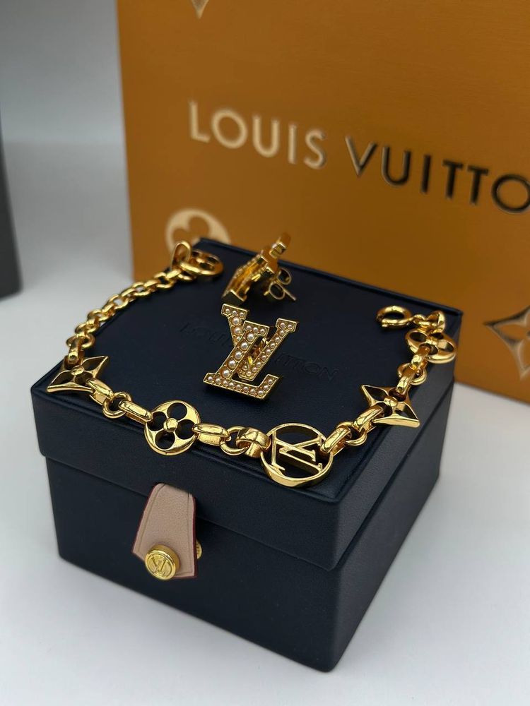 Серьги Louis Vuitton