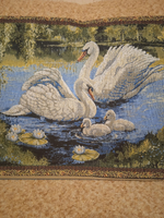 Декоративный гобеленовый чехол Семья лебедей 34х77