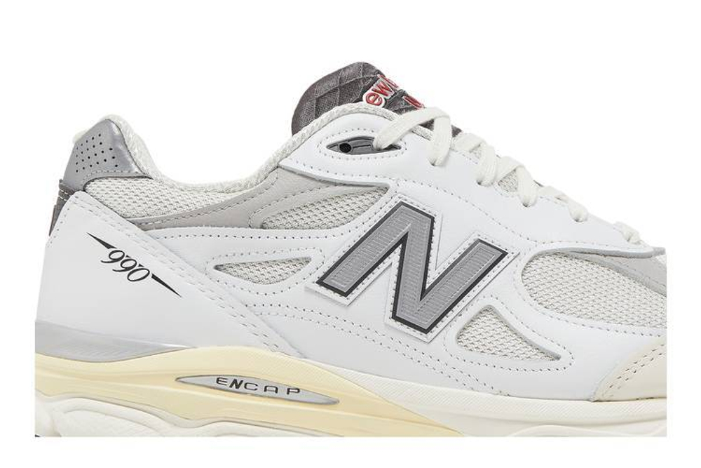 Кроссовки New Balance Teddy Madenb 990 V3