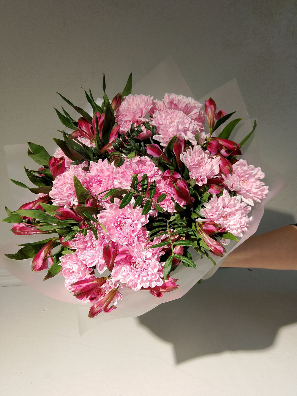 Букет из хризантем и альстромерии (С0033)