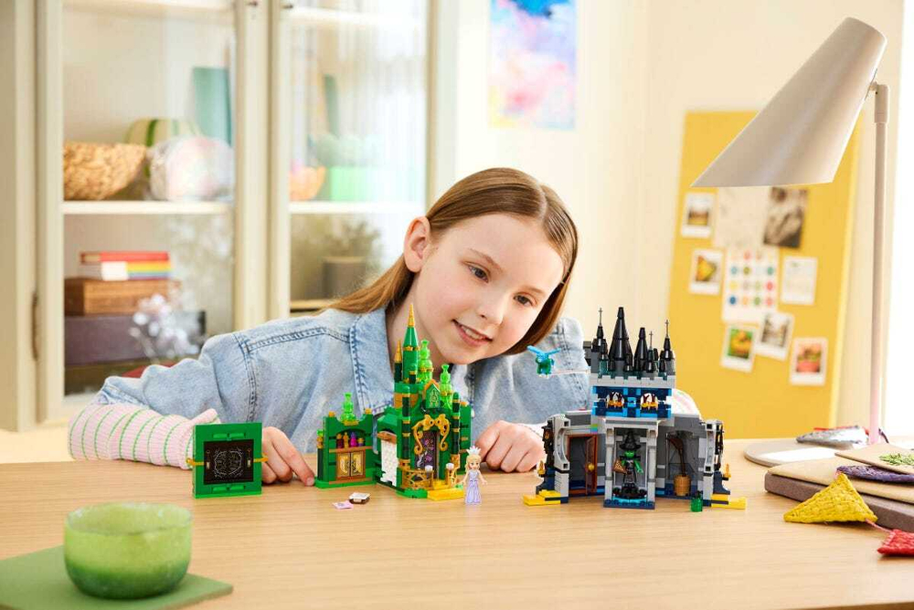 Конструктор LEGO Wicked 75689 Emerald City & Kiamo Ko Castle