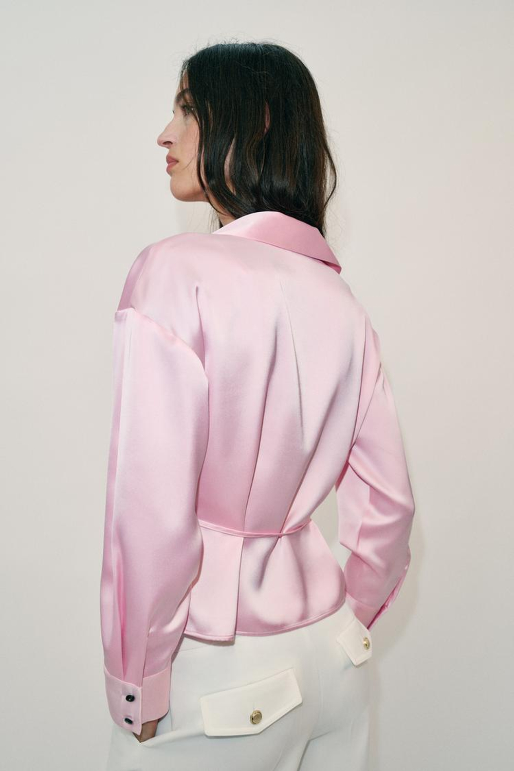 ZARA АТЛАСНАЯ БЛУЗКА С ТОНКИМ ПОЯСОМ, РОЗОВЫЙ