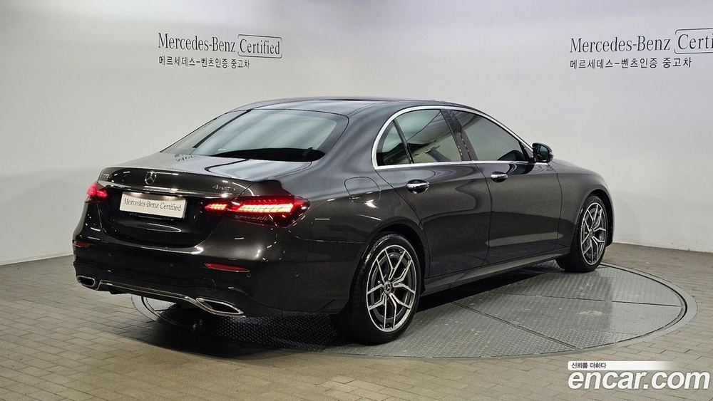 Mercedes-Benz E-Class W213 E220d 4MATIC AMG Line (01.2022)