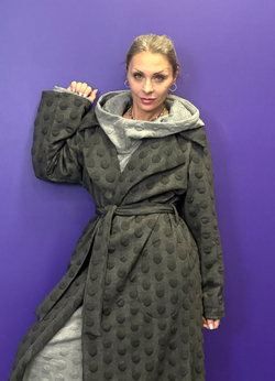 Пальто с поясом / жаккард / черный