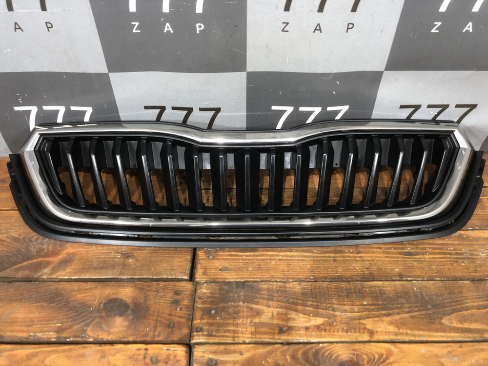 Решетка радиатора Skoda Rapid 2 20-нв Б/У Оригинал 60U853668