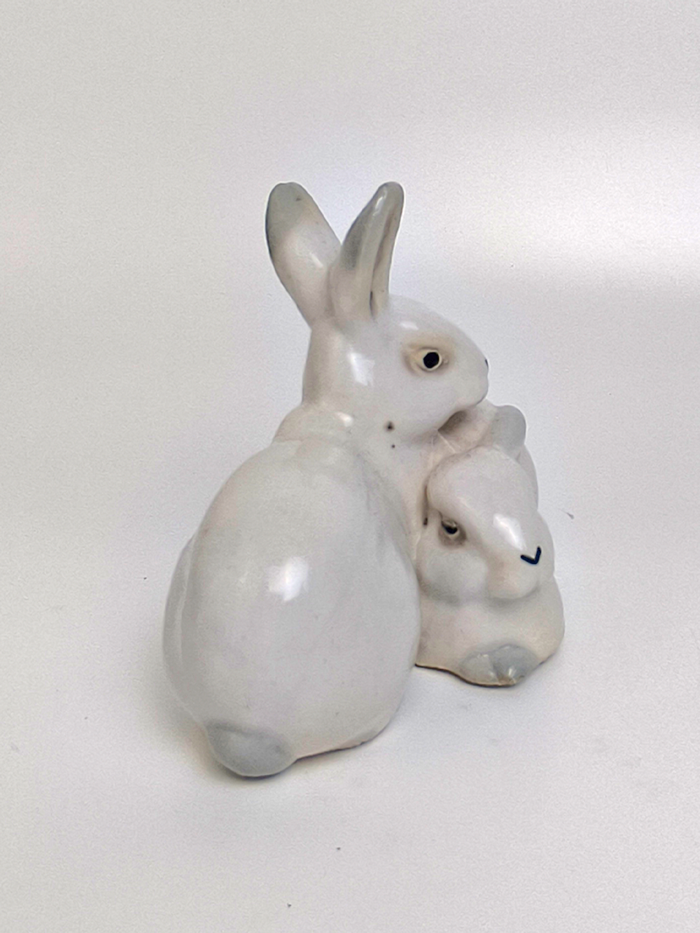 Фарфоровая статуэтка "Зайцы" Артель "Прогресс"
