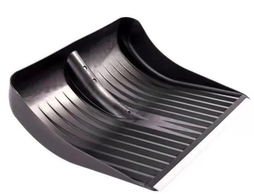 Лопата снеговая пласт.  495*400    №1  чёрная  с оц. планкой, б/ч   (d=32)