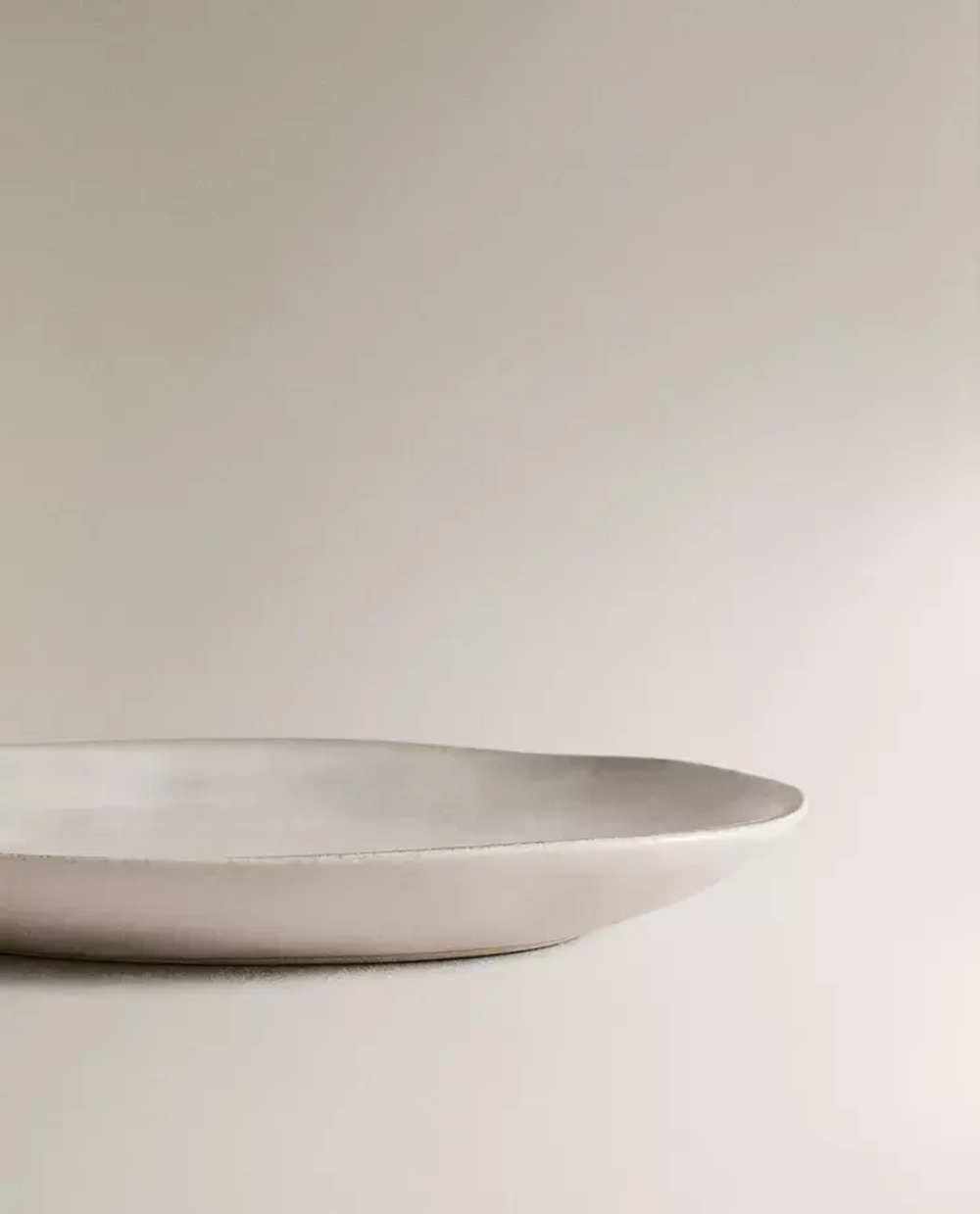 ZARA HOME МЫЛЬНИЦА ИЗ КЕРАМИКИ С БЛЕСТЯЩЕЙ ОТДЕЛКОЙ, СЕРЕБРЯНЫЙ