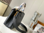 Louis Vuitton Capucines MM