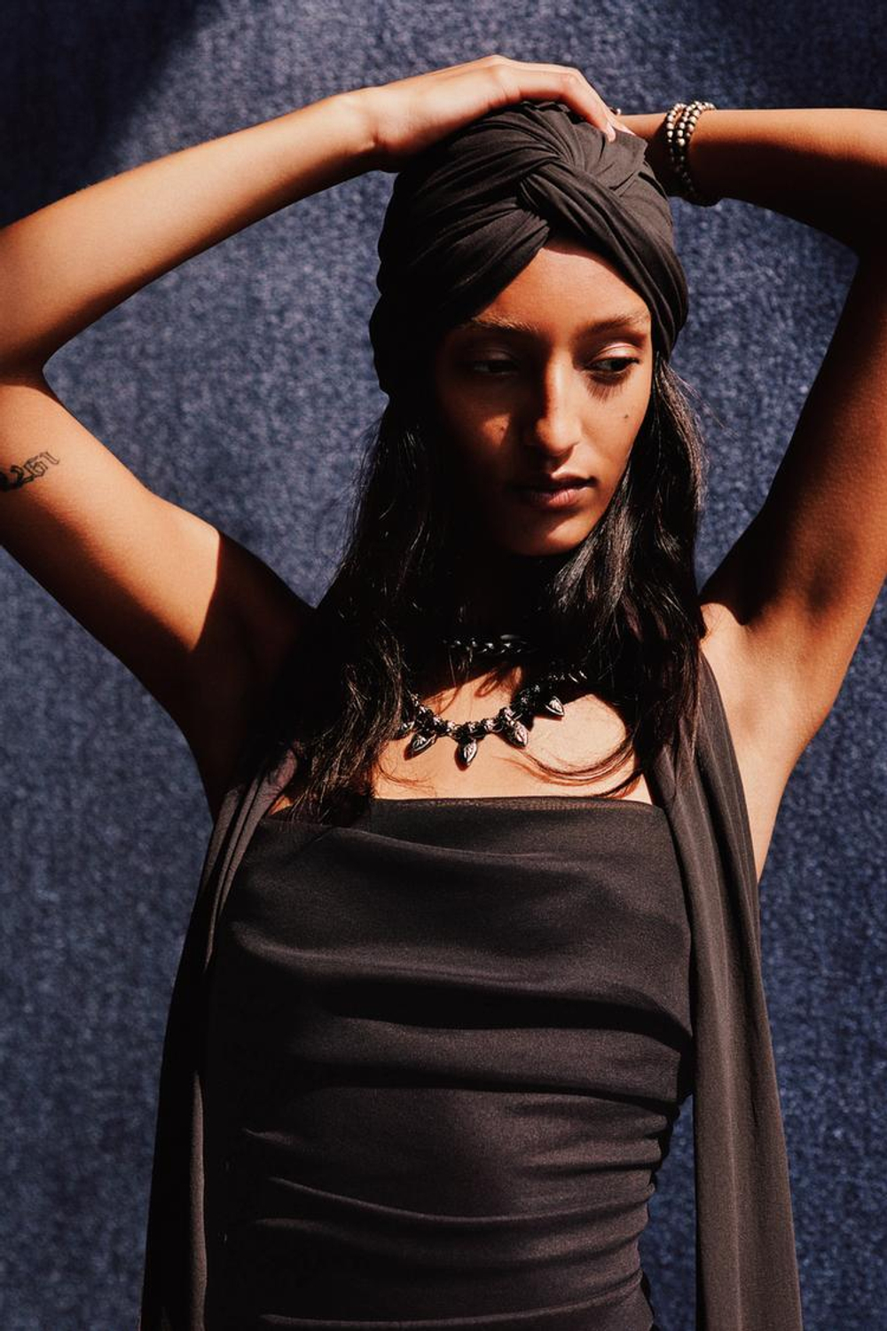 ZARA ДЛИННОЕ ПЛАТЬЕ БЕЗ БРЕТЕЛЕЙ СО СБОРКАМИ LIMITED EDITION, КОРИЧНЕВЫЙ