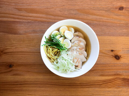 Суп лапша (Рамен) с курицей и яйцом