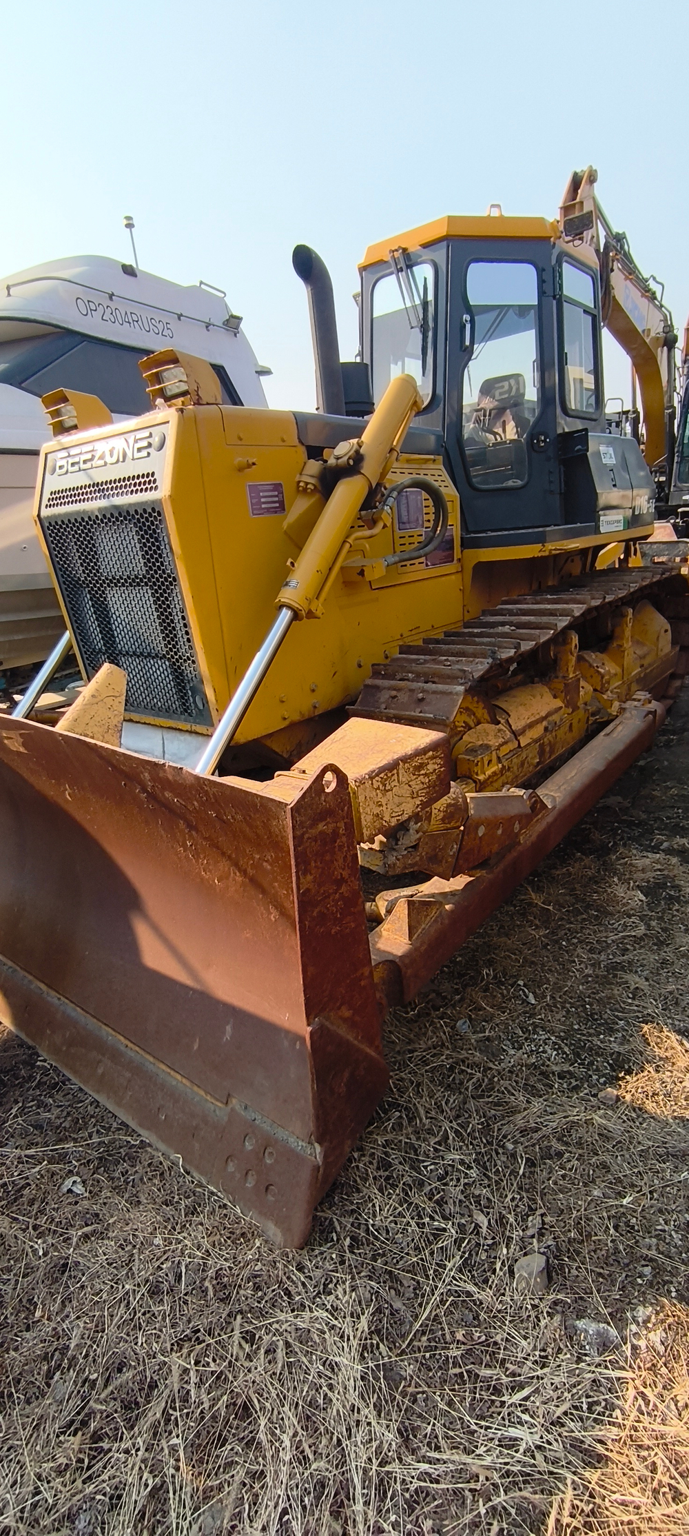 Beezone D* Бульдозер D16-5E (Дизельный, 9,7 л, 178 л.с., АТ)