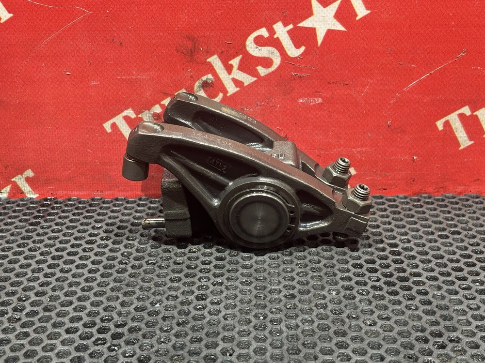 Вал рокеров в сборе 2021г.