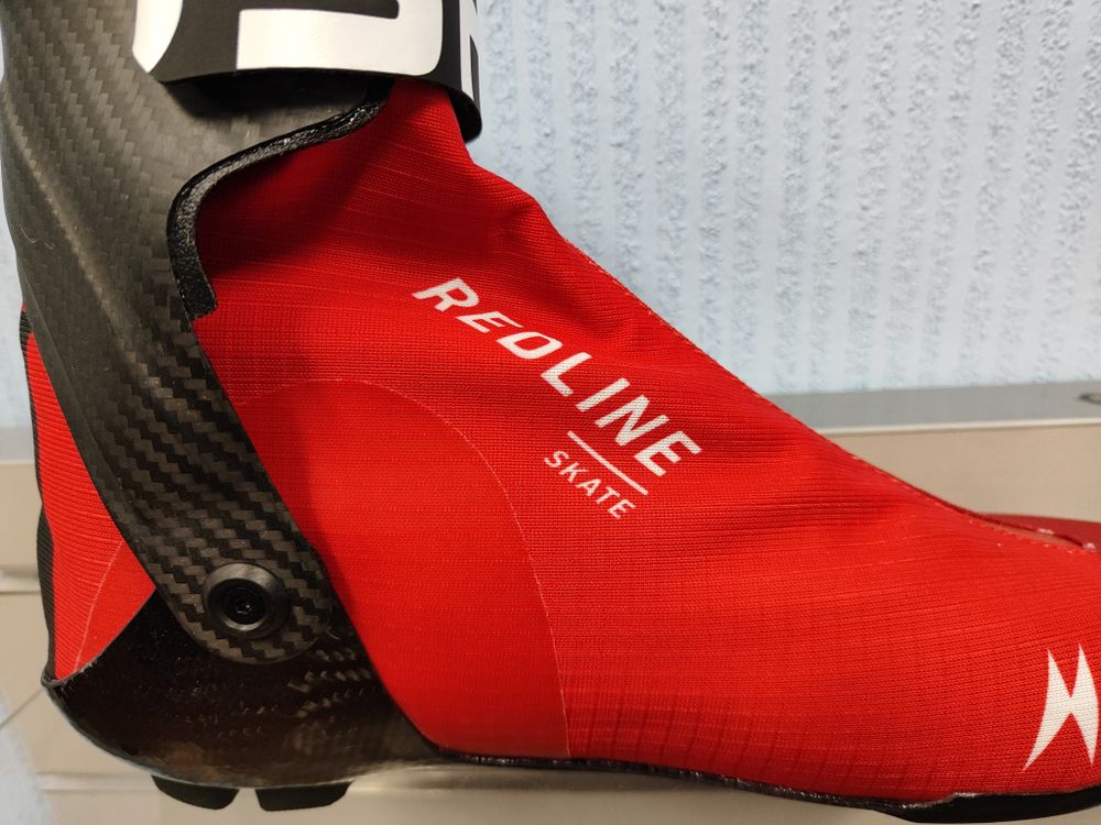 Профессиональные лыжные ботинки Madshus Redline Skate (2025/2026) для конькового хода