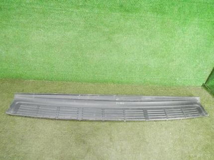 Накладка заднего бампера Toyota Land Cruiser 200 (2007-2021)