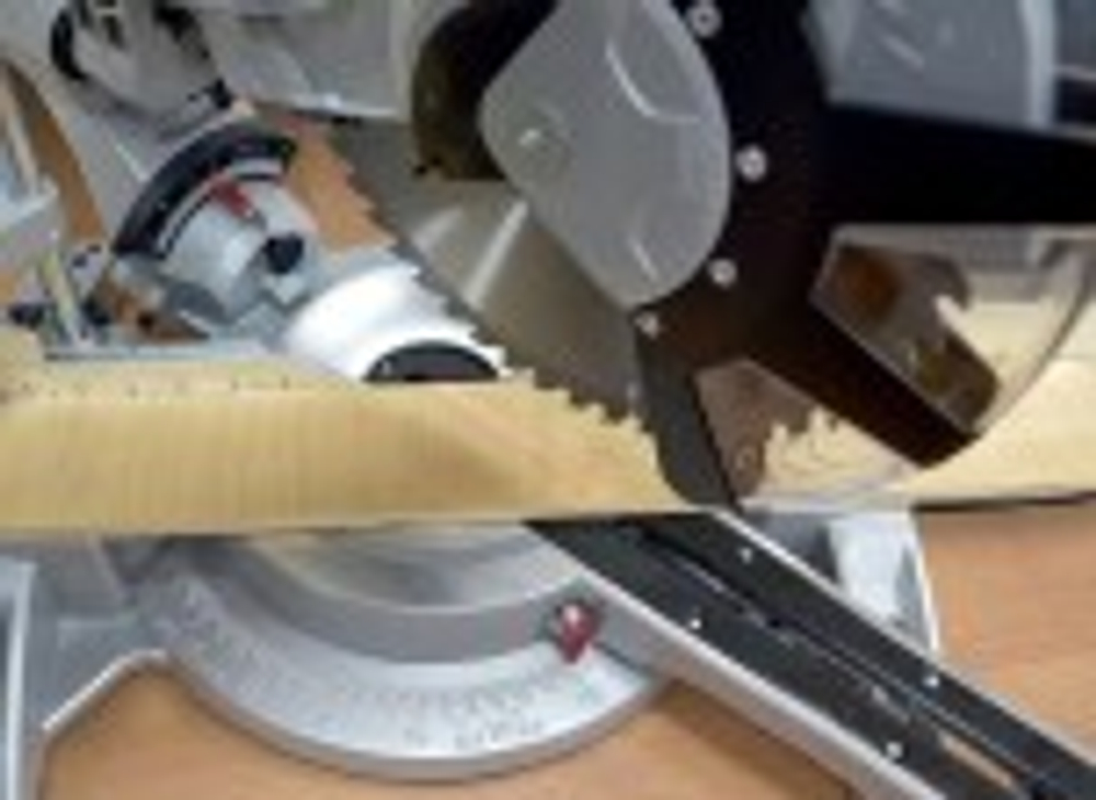 Пила торцовочная сетевая КОРВЕТ 6-330С 90062