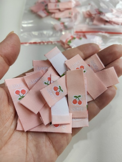 ВИШЕНКИ - Тканевая бирка 4х1,5см (Упаковка - 21шт) (1244 Евгения)