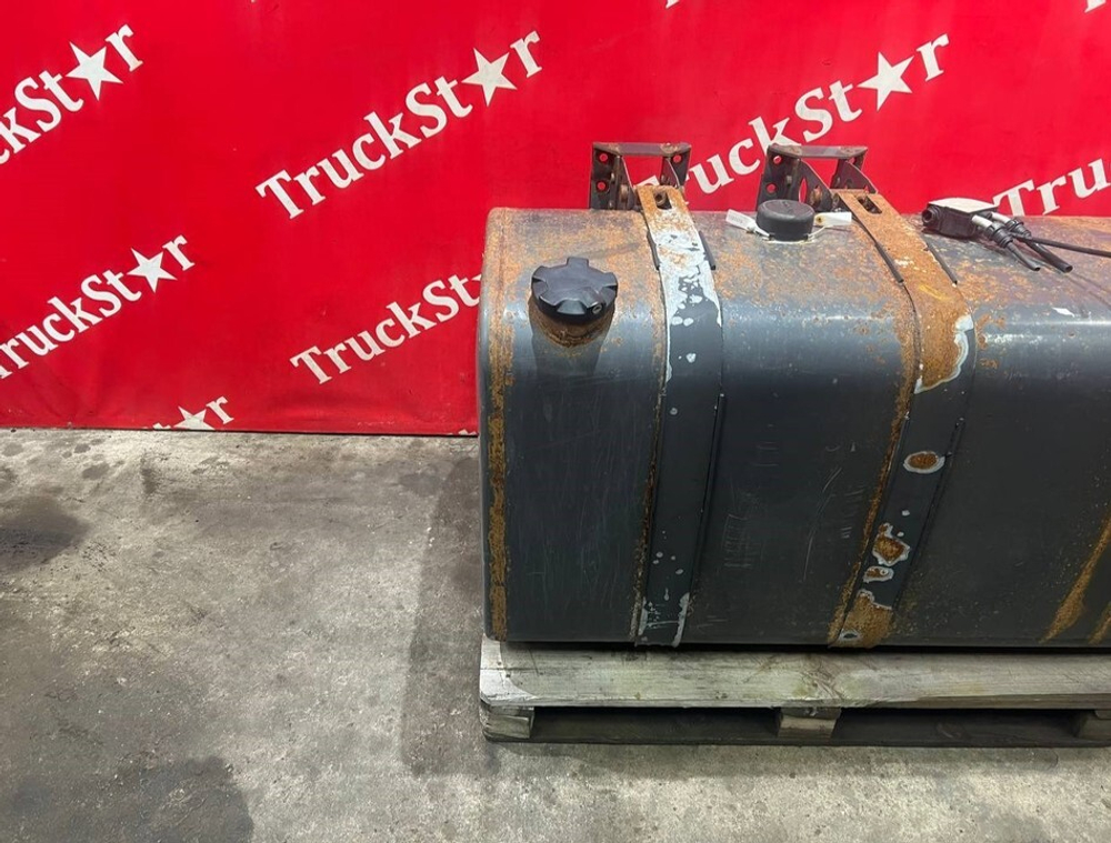 Бак топливный 570L