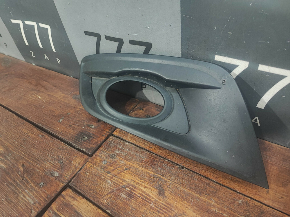 Накладка ПТФ правая Mazda 3 (BK) 06-09 Б/У Оригинал BS3E50C11