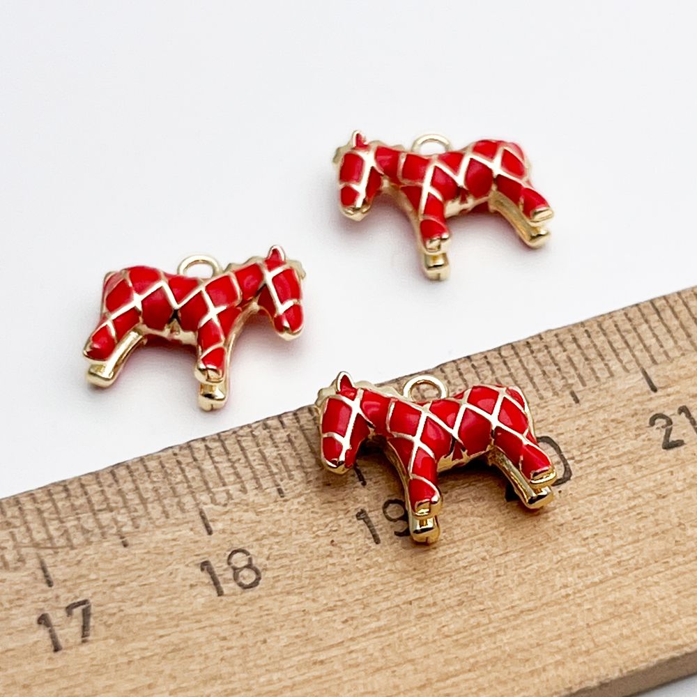 Подвеска Лошадь, цвет красный + золото, размер 13*13,5 мм, цена за 1 шт