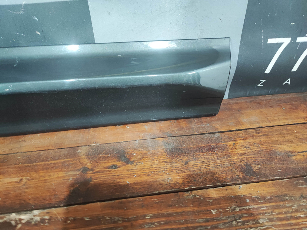 Накладка двери передней правой Volvo XC60 2 17-нв Б/У Оригинал 31440303