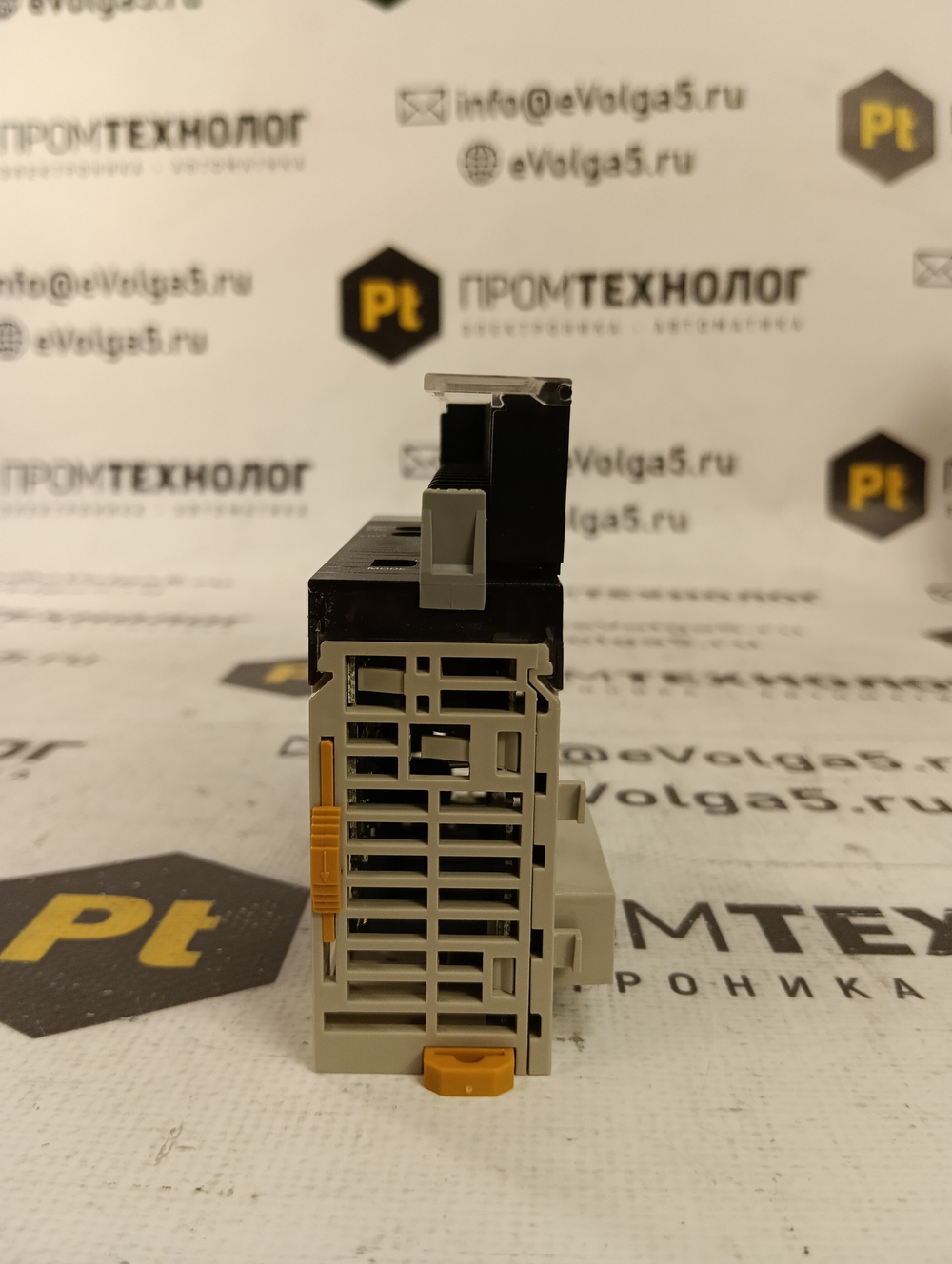 Omron CJ1W-DA041 новое