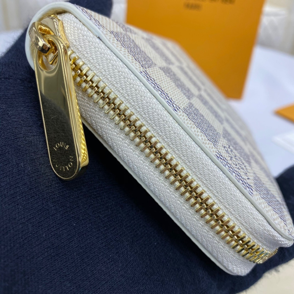 Louis Vuitton Zippy Wallet