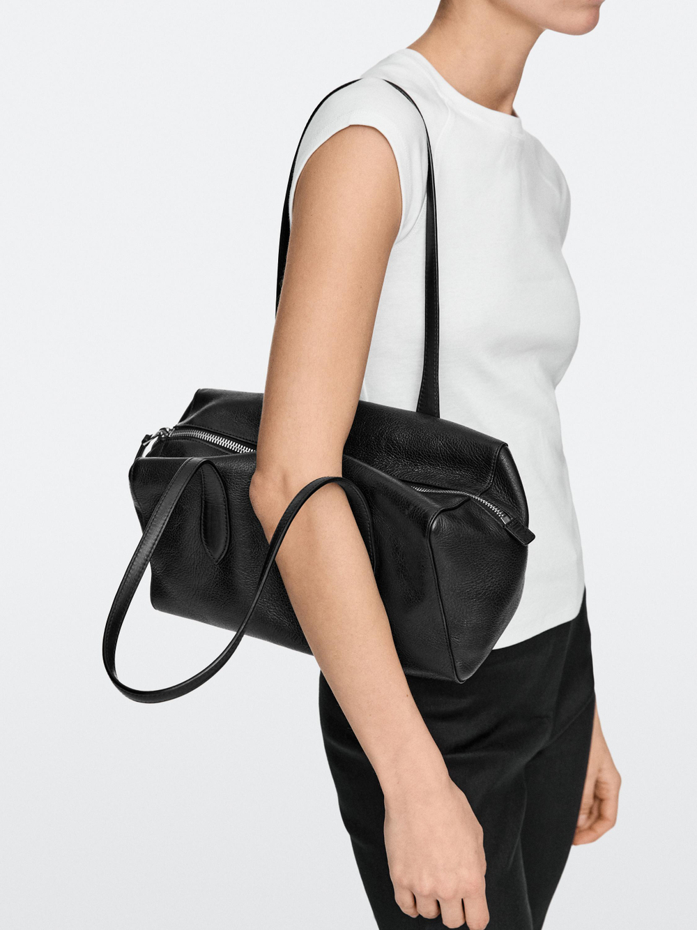 Massimo Dutti Сумка-мессенджер West из кожи наппа, черный