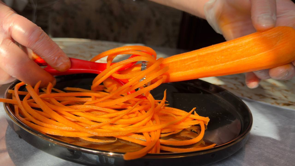 Универсальный набор кухонных приспособлений экономка-овощечистка + две овощерезки РУЧНОЙ РАБОТЫ