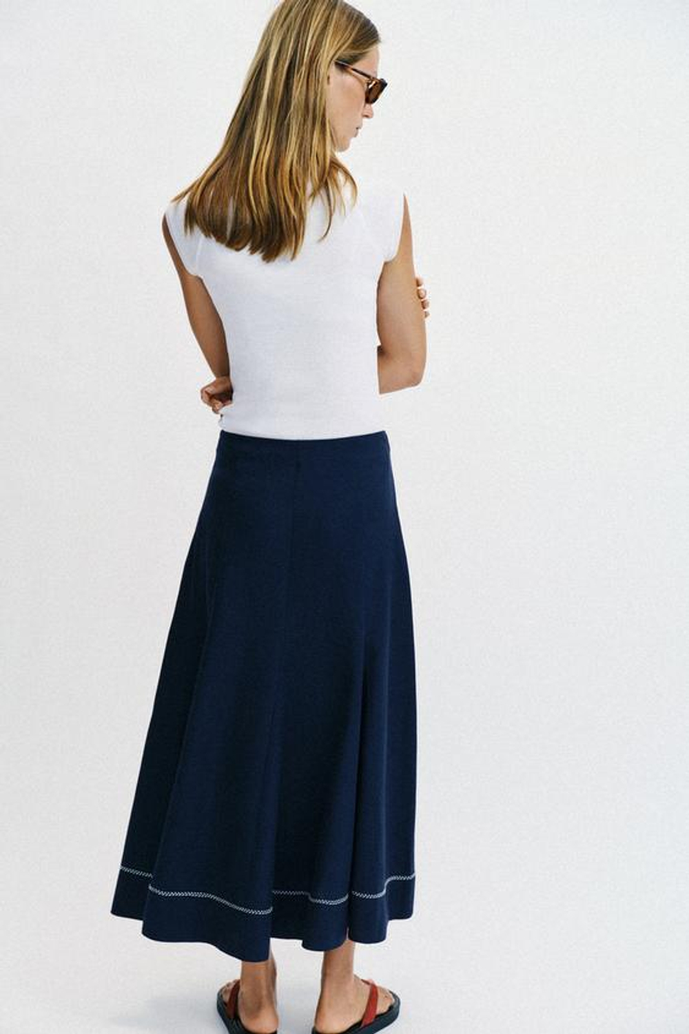 ZARA РАСКЛЕШЕННАЯ ЮБКА МИДИ С ВЫШИВКОЙ, ЧЕРНИЛЬНО-СИНИЙ