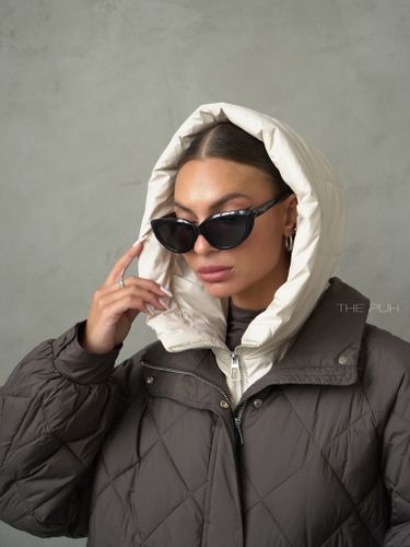 Шоколадно-бежевая куртка с манишкой