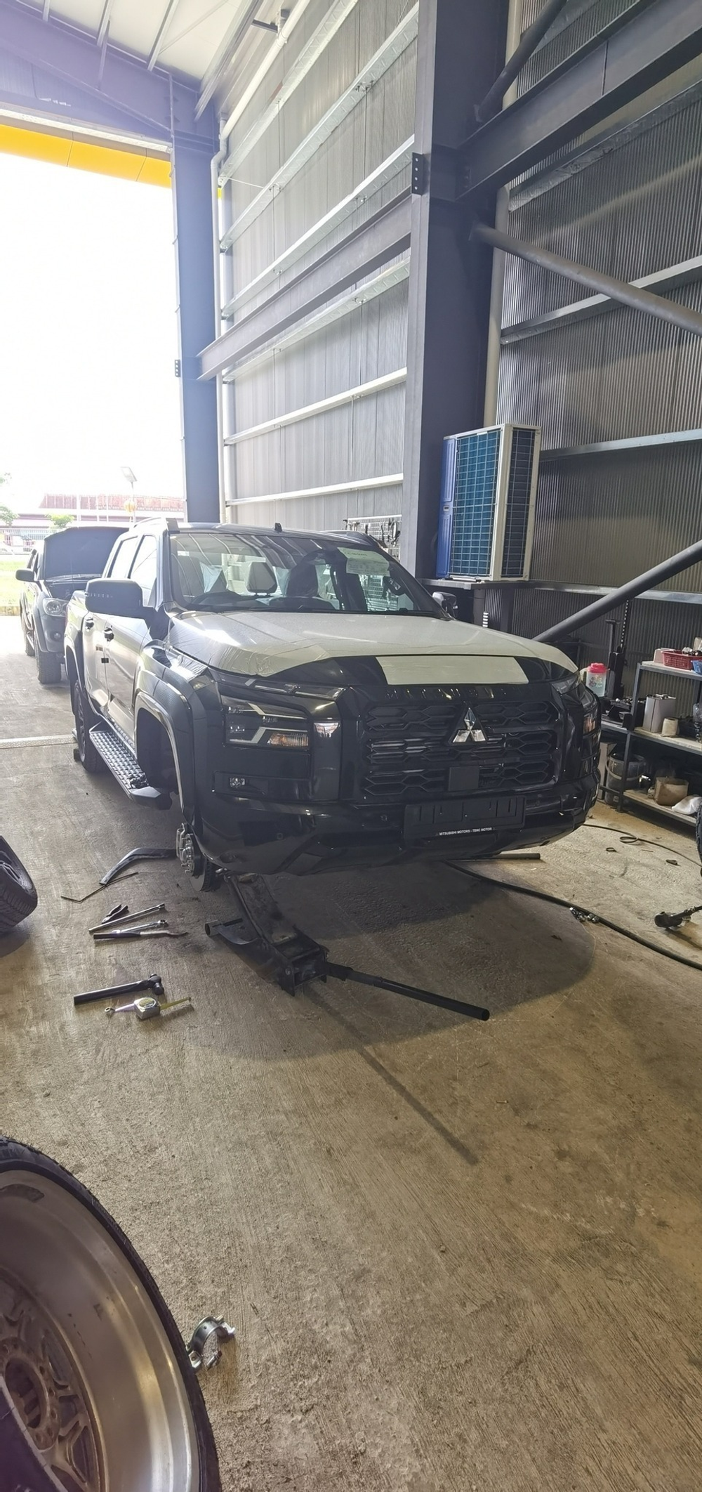 Mitsubishi L200 (2024) лифт-комплект регулируемой подвески +2" STR ST8000