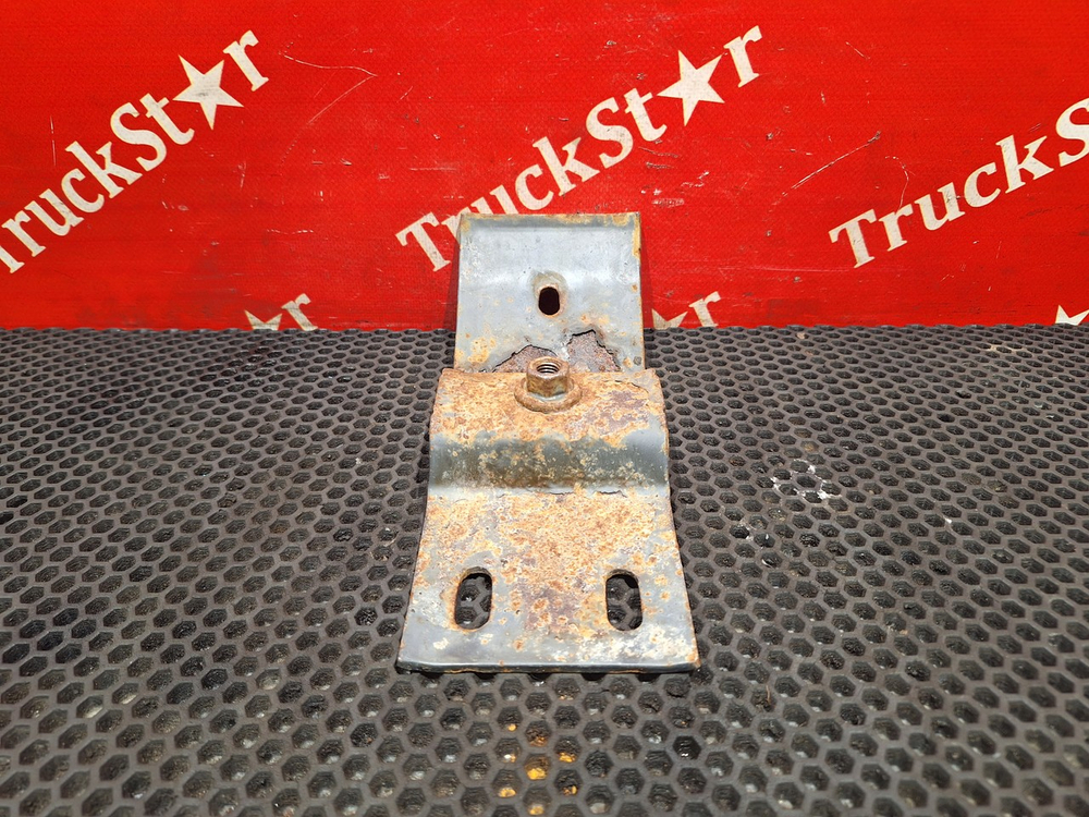 Кронштейн крыла заднего 2018г.