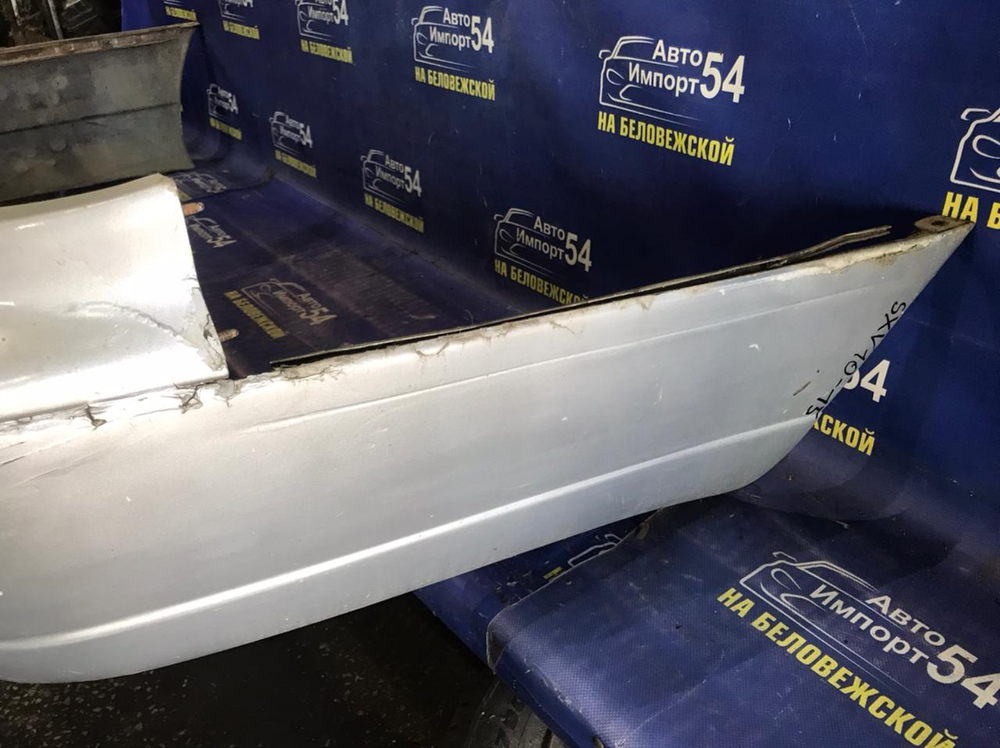 Бампер задний TOYOTA CAMRY 1995