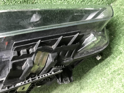 Фара правая BMW X2 F39 (2017-2023) LED