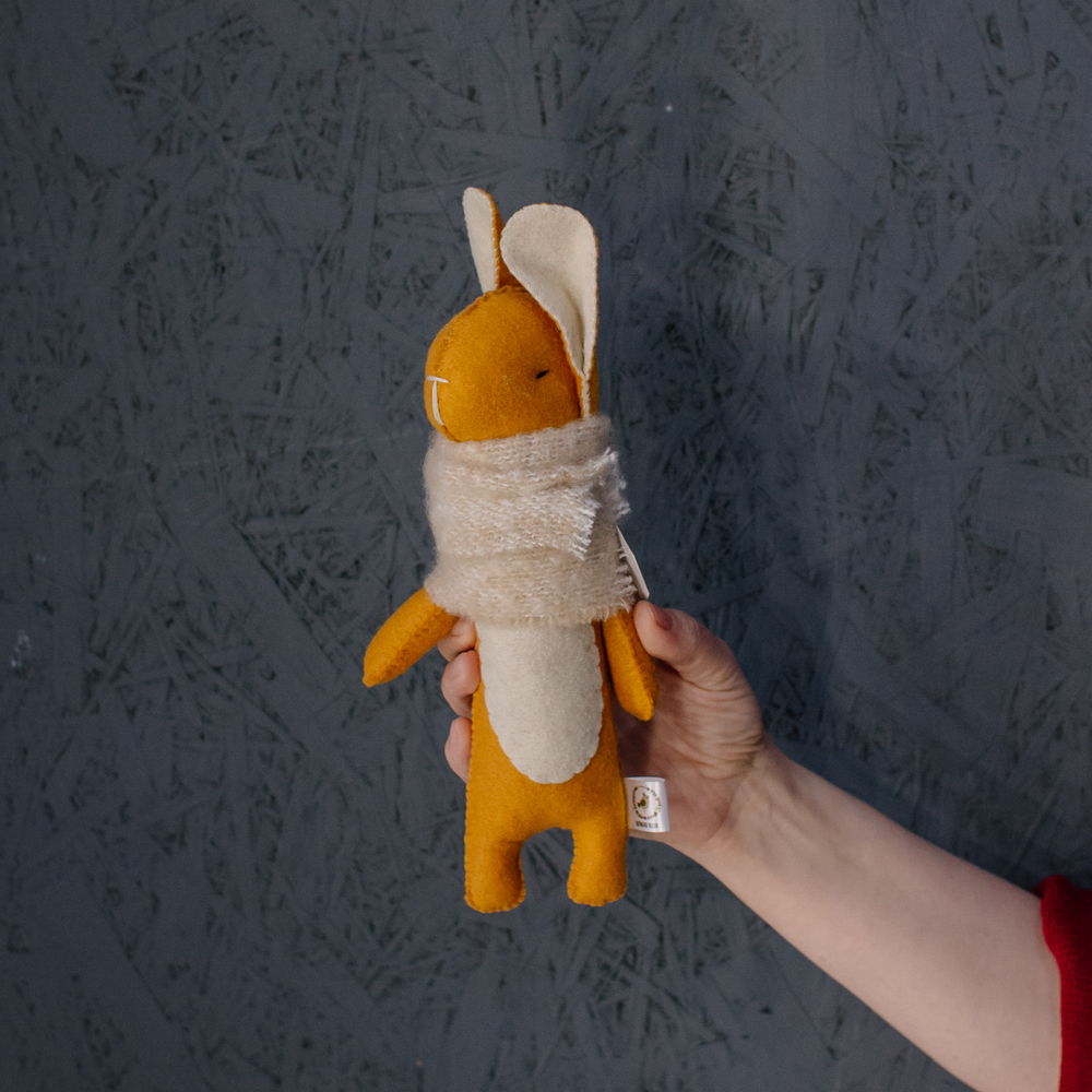 Игрушка ручной работы Зайчик