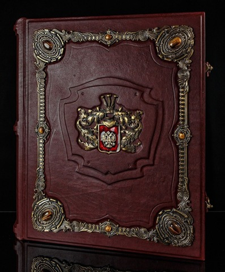 Большая семейная родословная книга "Дворянский герб", натуральная кожа (красная)