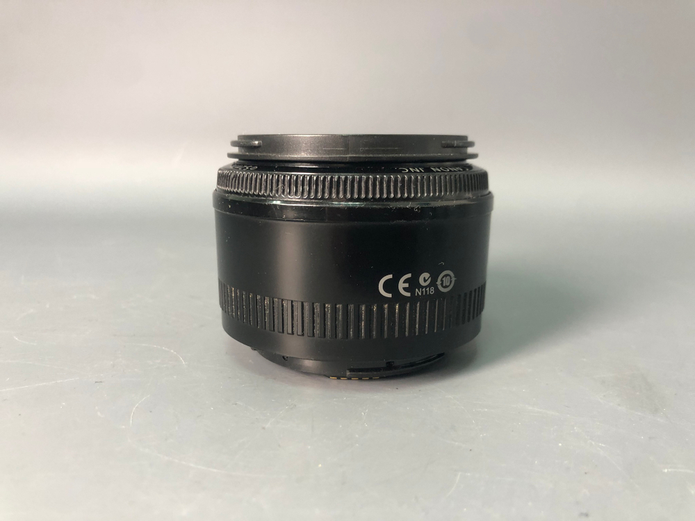 Canon EF 50mm f/1.8 II