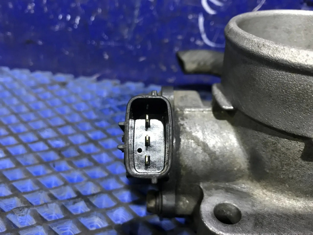 Дроссельная заслонка MAZDA DEMIO 2000