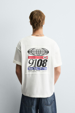 ZARA ФУТБОЛКА С КОМБИНИРОВАННОЙ НАШИВКОЙ, ЖЕЛТОВАТО-БЕЛЫЙ