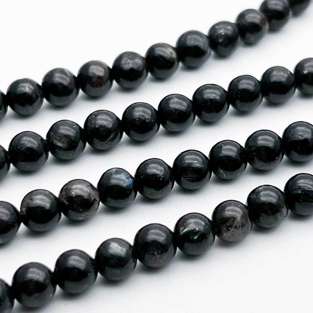 Нууммит бусины, диаметр 6,4-6,7 мм, цена за 14-15 шт (1/4 нити)