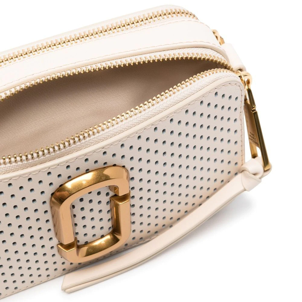 СУМКА MARC JACOBS THE PERFORATED SNAPSHOT TAPIOCA